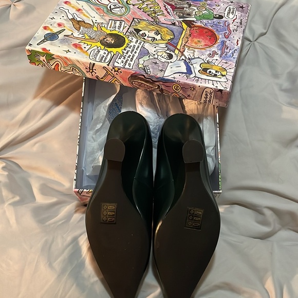 BRAND NEW IN BOX Anthropology heels, brand new w/box & tags. 7.5 dark green - Picture 3 of 8